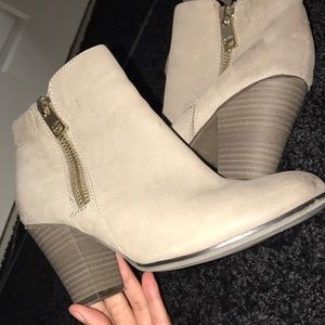 Nude ankle bootys